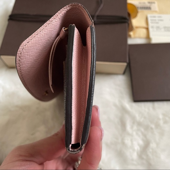 Louis Vuitton Emilee Wallet - Picture 14 of 15